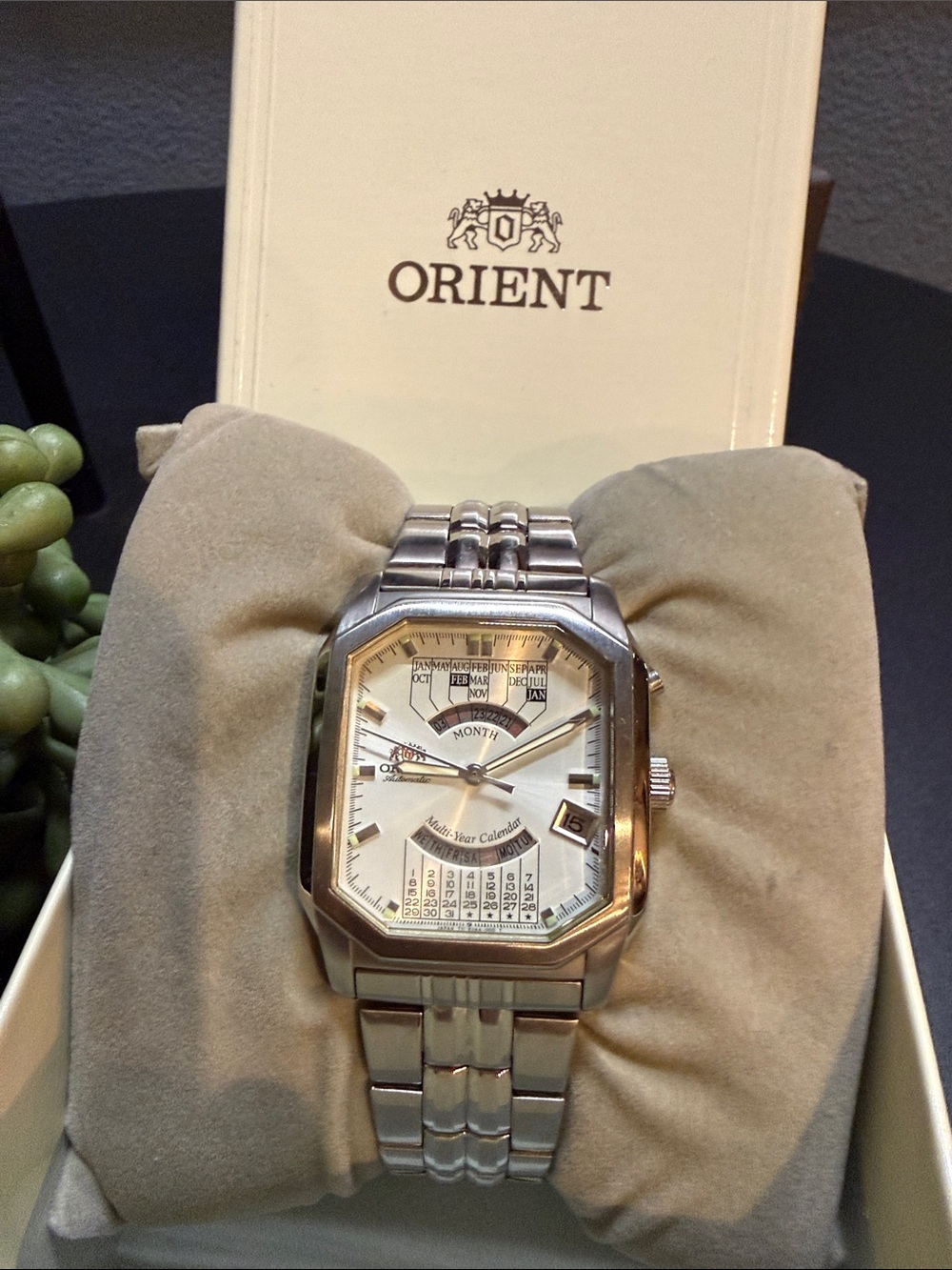 Stainless Steel Silver Men’s Watch with Ivory Dial